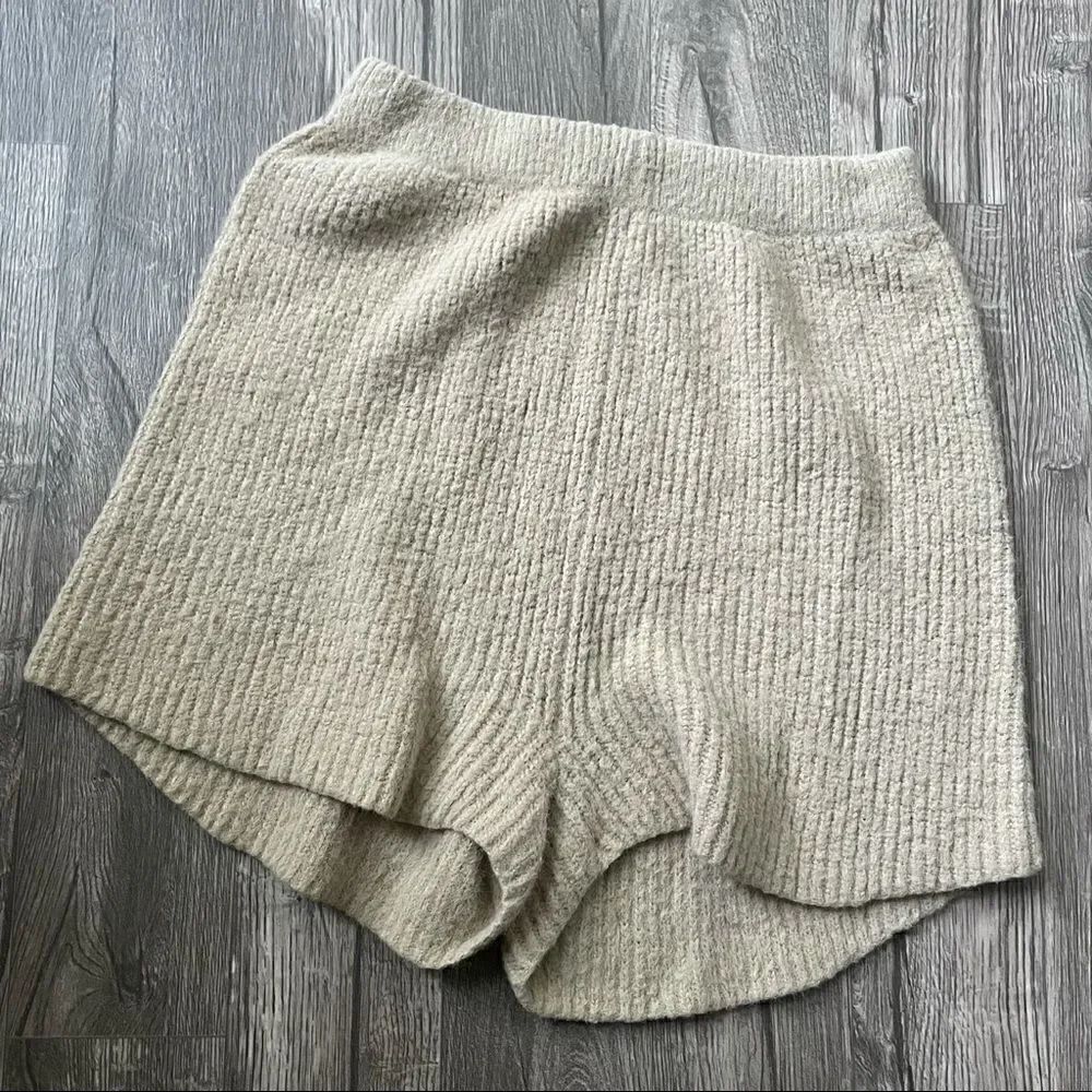 NASTY GAL Fluffy Ribbed Shorts - Picture 4 of 8